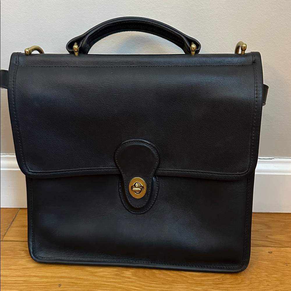 Vintage Black Leather Coach Willis Bag 9927